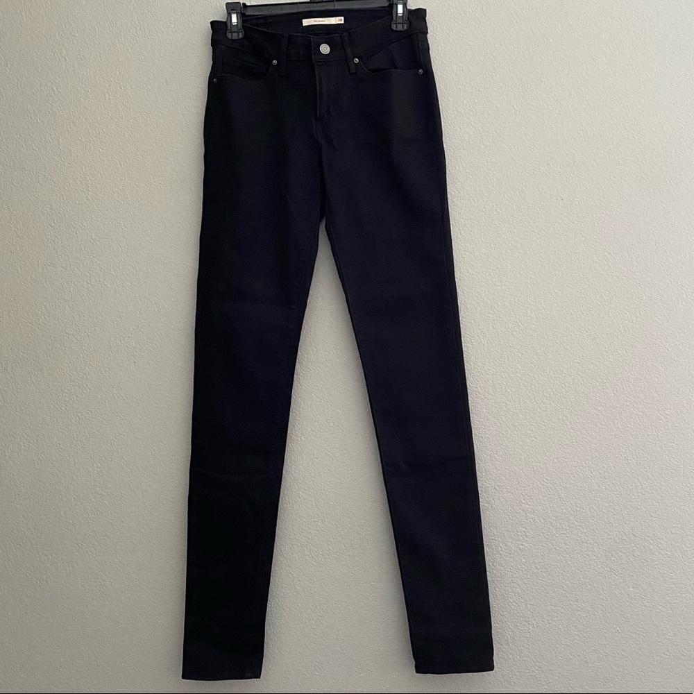 711 Skinny Black Levi’s